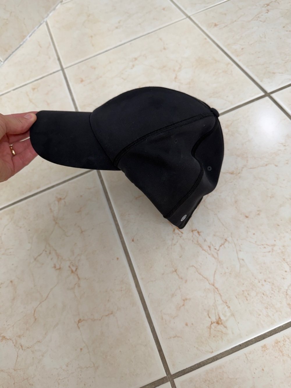 Lululemon unisex black lightweight cap OS